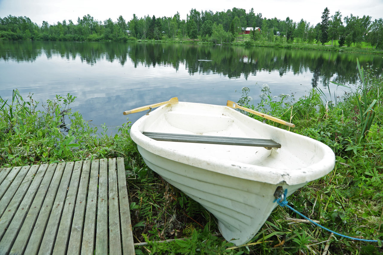 rauhala-kokkola-vene-rannalla